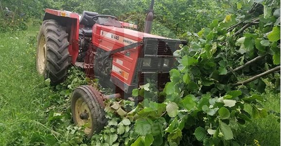 Park Ettiği Traktörün Altında Kaldı