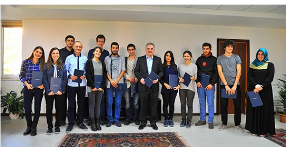 REKTÖR ELMAS ADAYLIĞINI AÇIKLADI