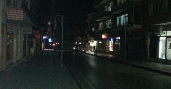  REMZİ EFENDİ CADDESİ KARANLIĞA TESLİM