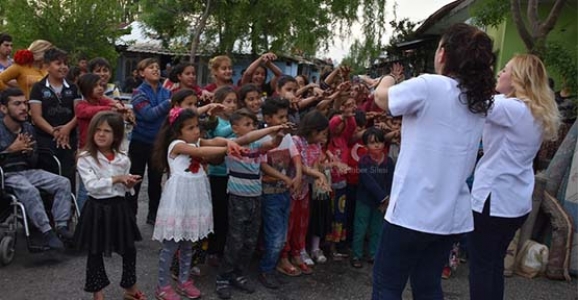 ROMAN ÇOCUKLARINA DANSLA EL HİJYENİ EĞİTİMİ