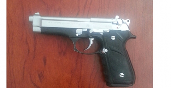 RUHSATSIZ SİLAH TRAFİK EKİPLERİNİN GÖZÜNDEN KAÇMADI