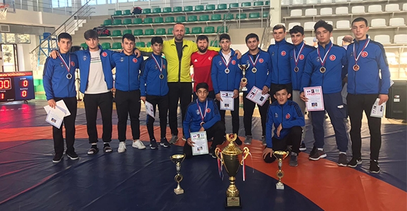 Rusya'da Madalyaları Topladılar