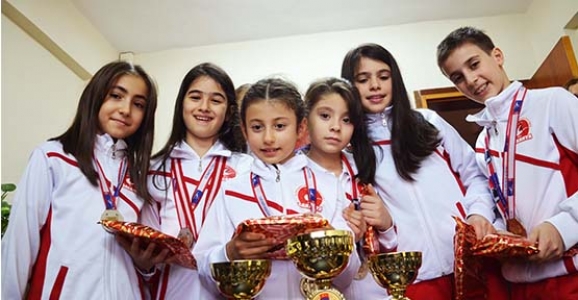 SAKARYA CİMNASTİKTE YÜKSELİYOR