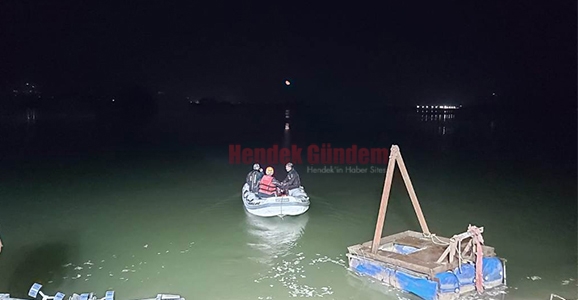 Hendekli Balıkçıların Botu Alabora Oldu 1 Ölü 1 Kayıp