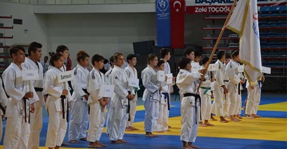 SAKARYA’DA ULUSLARARASI JUDO ŞAMPİYONASI HEYECANI YAŞANDI 