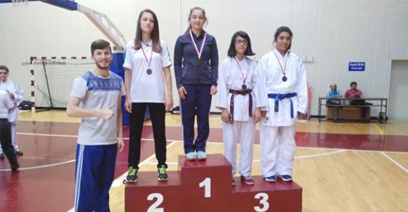 ŞAMPİYON HENDEK BELEDİYESİ KARATE TAKIMI 