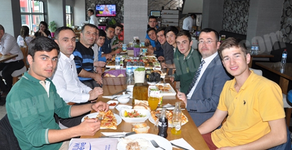 ŞAMPİYON TAKIM’A ZİYAFET