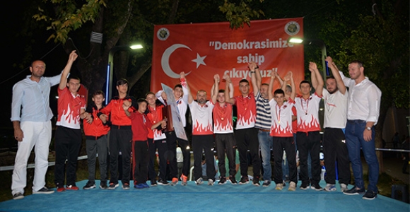 ŞAMPİYONLAR ÖDÜLLENDİRİLDİ