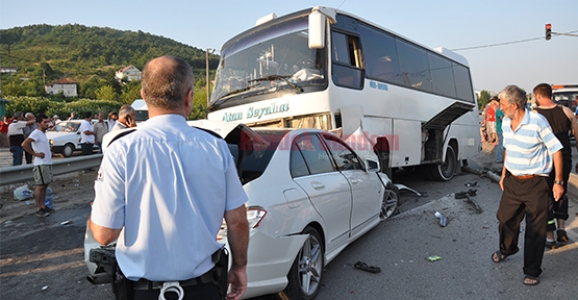 SANAYİ IŞIKLARINDA KAZA 5 YARALI