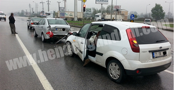 SANAYİİ IŞIKLARDA ZİNCİRLEME KAZA