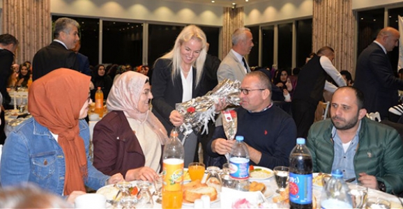 SAÜ’DEN ÖĞRETMENLER GÜNÜ KUTLAMASI