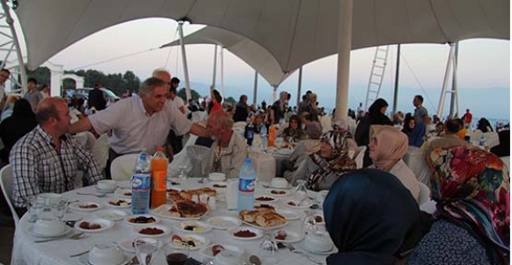 ŞEHİT AİLELERİ BAYRAKTEPE'DEYDİ 