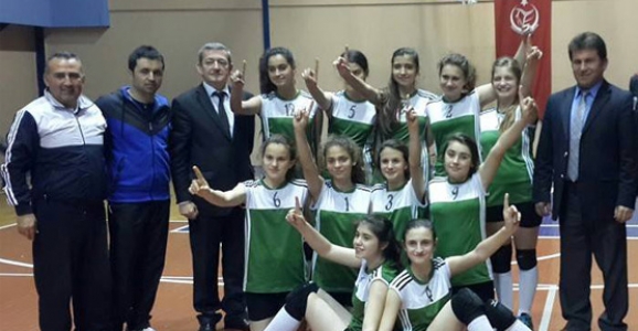 ŞEHİT MAHMUTBEY ORTAOKULU ŞAMPİYON OLDU