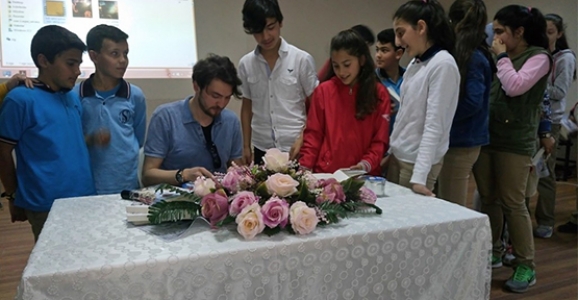 ŞEHİT MAHMUTBEY'DE YAZAR İLE SÖYLEŞİ