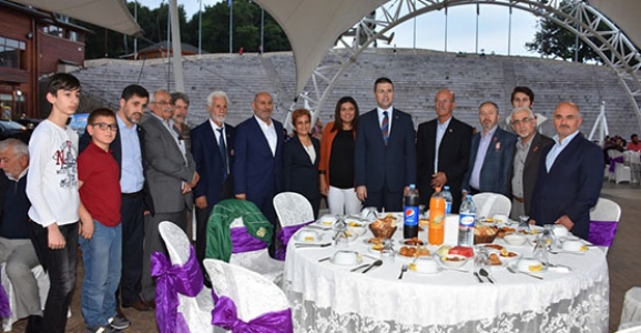 ŞEHİT VE GAZİ AİLELERİ İFTARDA BULUŞTU