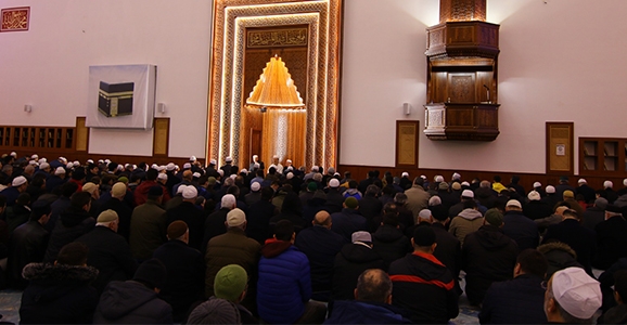 Şehitler İçin Sabah Namazında Buluştular