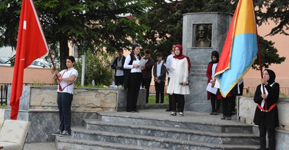 ŞEHİTLERE VEFA PROGRAMI DUYGULANDIRDI
