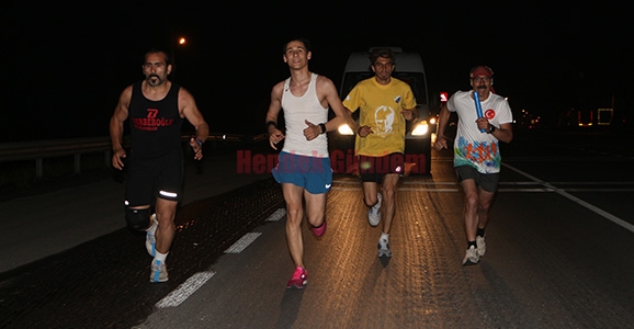 Selanik’ten Ankara’ya Koşuyorlar