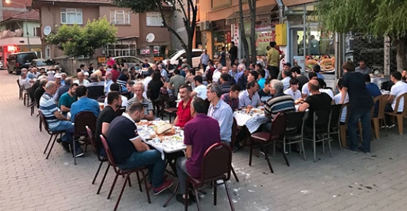 Şener Lokantasından 26 Yıllık İftar Geleneği
