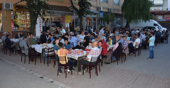 ŞENER'DEN ÇEYREK ASIRLIK GELENEK