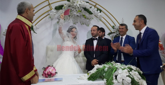 SİYASET VE İŞ DÜNYASI BU DÜĞÜNDE BULUŞTU