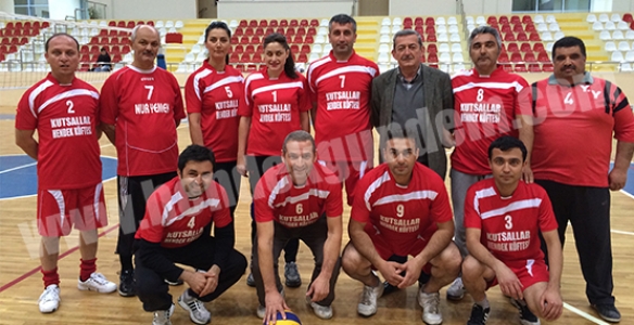 Ş.MAHMUTBEY ADINI FİNALE YAZDIRDI