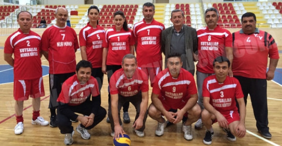 Ş.MAHMUTBEY KAMYONCULAR KOOPERATİFİ'NE ACIMADI