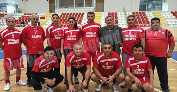 Ş.MAHMUTBEY ZORDA OLSA KAZANDI