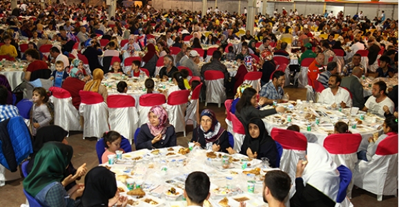 SOFRALAR BU KEZ HENDEK’TE KURULDU