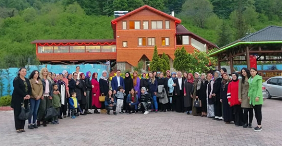 Sofu'dan Cumhur İttifakı Hanımlarına Vefa Yemeği