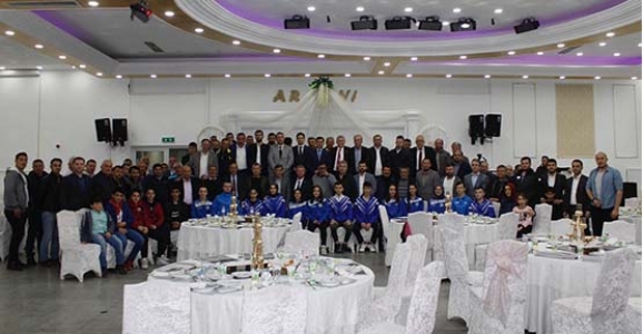 Sofu Hendekli Sporcularla Buluştu