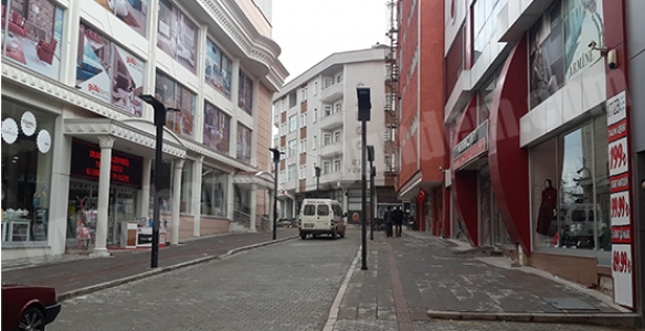 SOKAKLAR KALDIRIM VE AYDINLATMA İLE GÜZELLEŞTİ