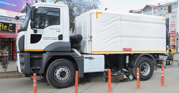 SOKAKLARA YOL SÜPÜRME ARACI