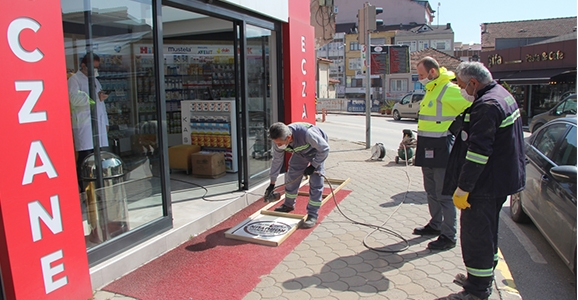 Sosyal Mesafeye Dikkat