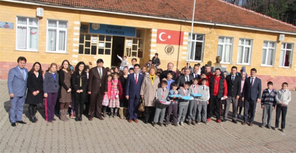 SPORCULARA OKULLARINDA ÖDÜL TÖRENİ