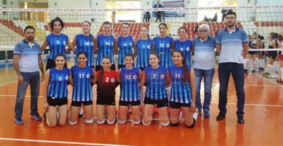 SULTANLAR SET VERMEDEN KAZANDI 3-0