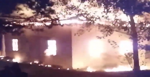 Tarihi Cami Yangına Teslim Oldu