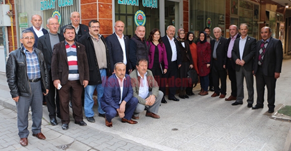 TARIM PROFESÖRLERİ HENDEKLİ ÇİFTÇİLERLE BULUŞTU