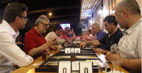  TAVLA DERNEĞİ HENDEK’TE İLK DEFA TURNUVA DÜZENLEDİ
