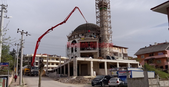 TEPECİK CAMİ’NİN KUBBE BETONU ATILDI