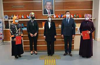 Ak Kadınlarda Bayrak Değişimi