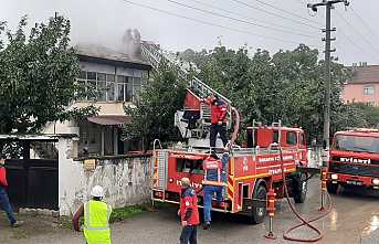 Çatı Yangını Korkuttu