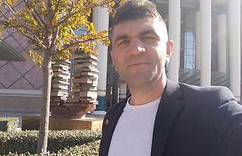 Gülmez Ne Demek İstedi