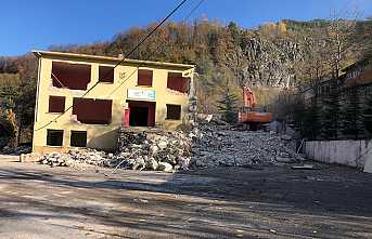 Dikmen ve Soğuksu’da Yıkılan Okullar Yenileniyor