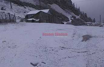 Dikmen Yaylası Beyaza Büründü