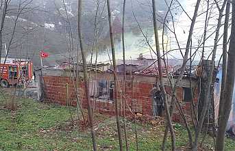 İki Katlı Ev Küle Döndü