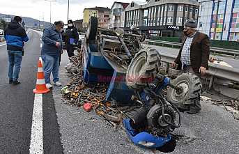 Tekeri Kopması Sonucu Devrildi