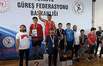 Hendek Belediyesi Güreş Takımından Büyük Başarı