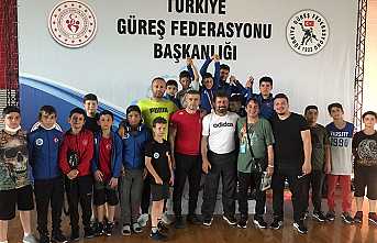 Hendek Gençlik Merkezi Spor Kulübü Güreş'de İki Türkiye Şampiyonu Bir Üçüncü Çıkardı