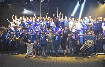 Hendek Şampiyonluğu Doya Doya Kutladı